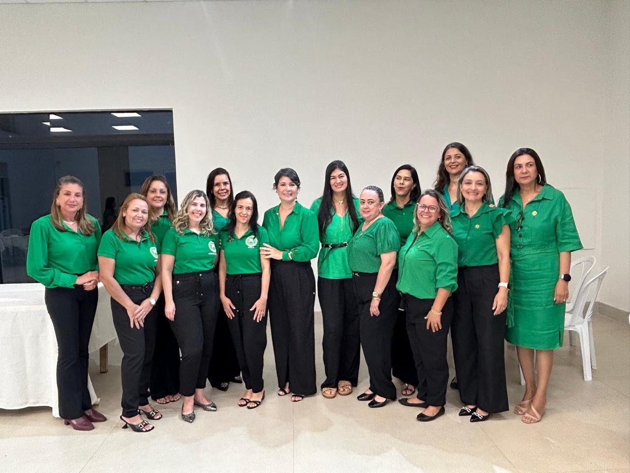 Na noite do dia 3 de junho de 2025, às 20h, a Augusta Loja Maçônica Luz Pioneira de Palmas – TO, sediou a cerimônia de posse da nova Diretoria Executiva da Fraternidade Feminina Cruzeiro do Sul Flores de Acácia.