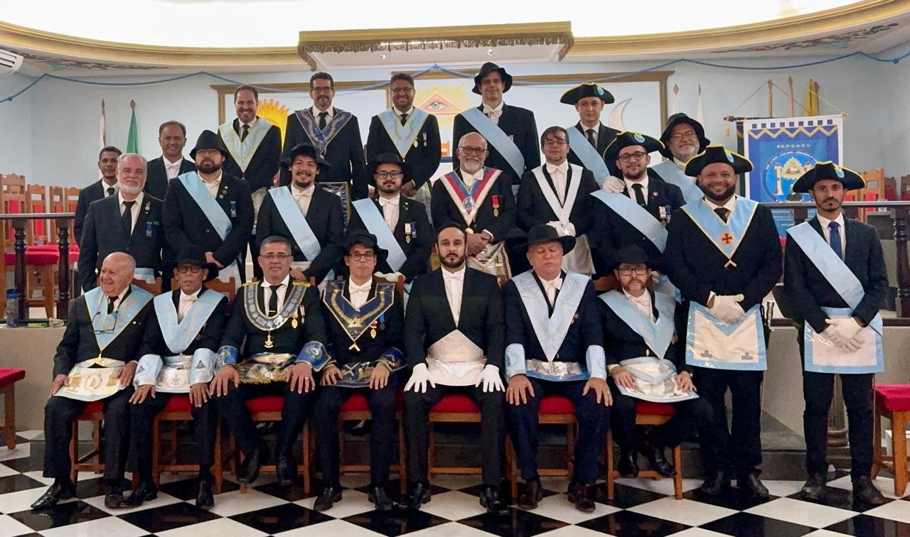 Grande Oriente do Brasil prestigia sessão de iniciação na Loja Léon Denis